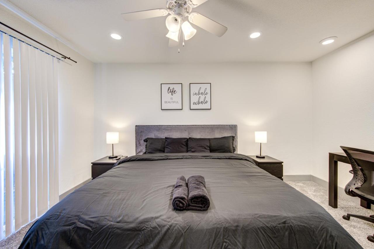 Trendy Midtown Apt, Walk To Shops & Sites, Pets Ok Houston Bagian luar foto