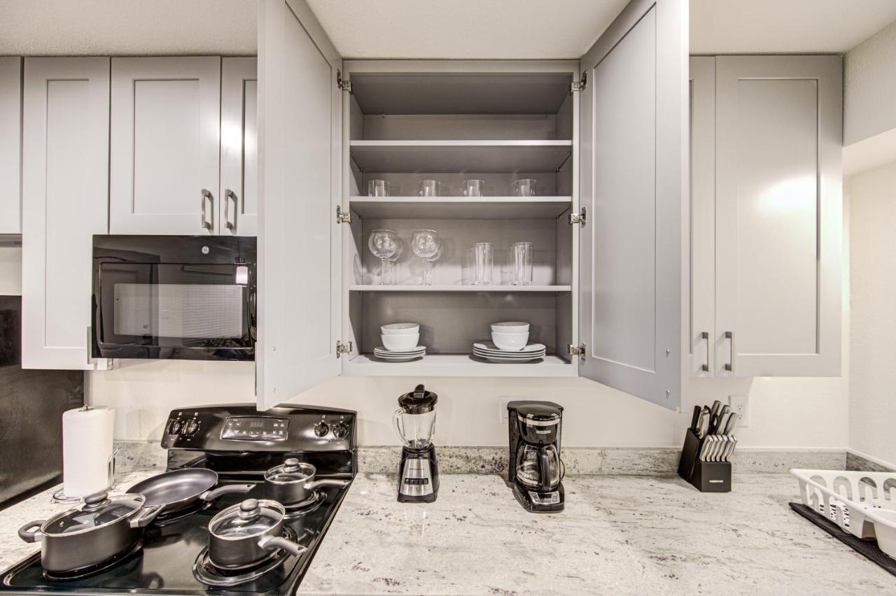 Trendy Midtown Apt, Walk To Shops & Sites, Pets Ok Houston Bagian luar foto