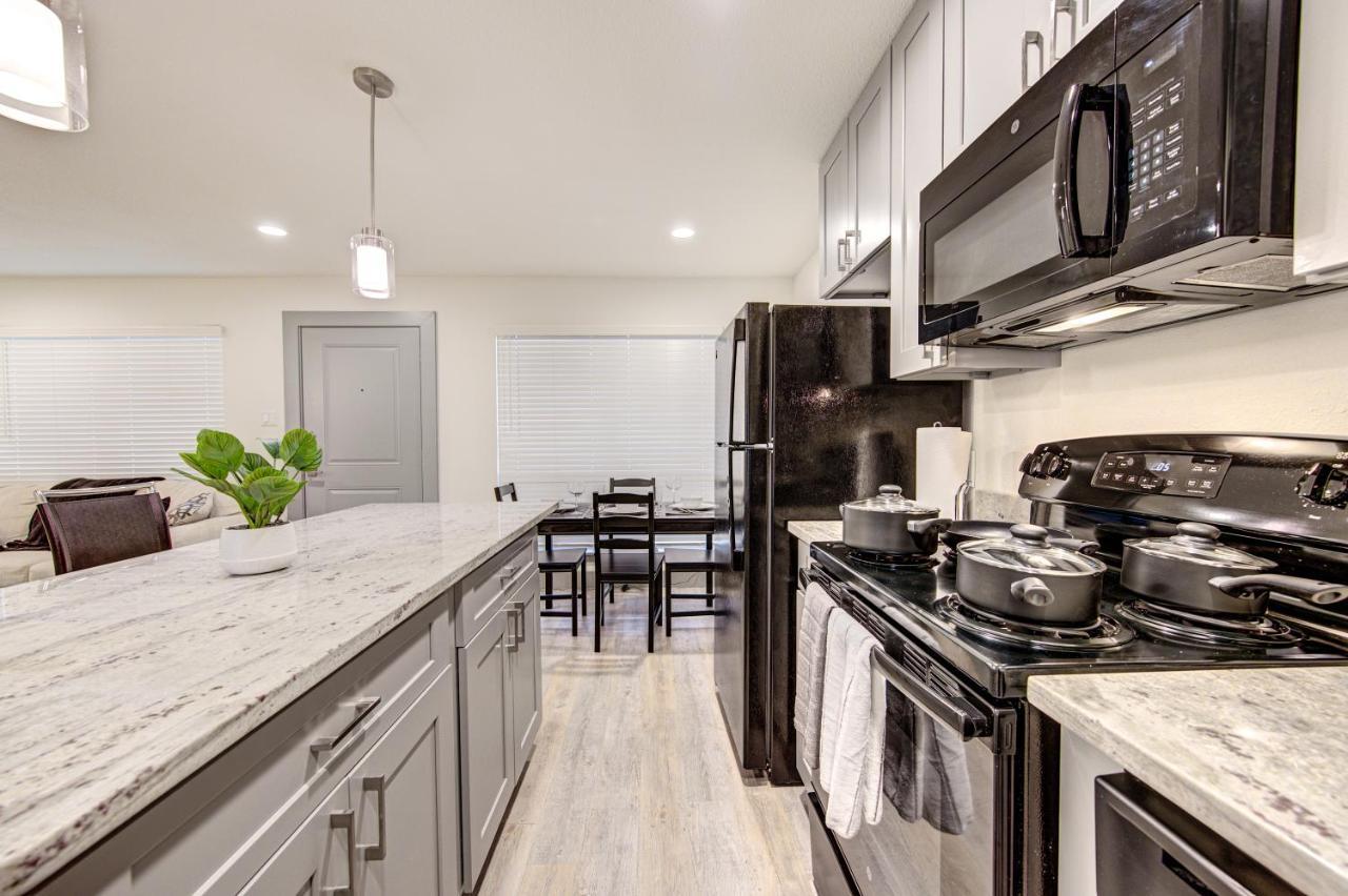Trendy Midtown Apt, Walk To Shops & Sites, Pets Ok Houston Bagian luar foto