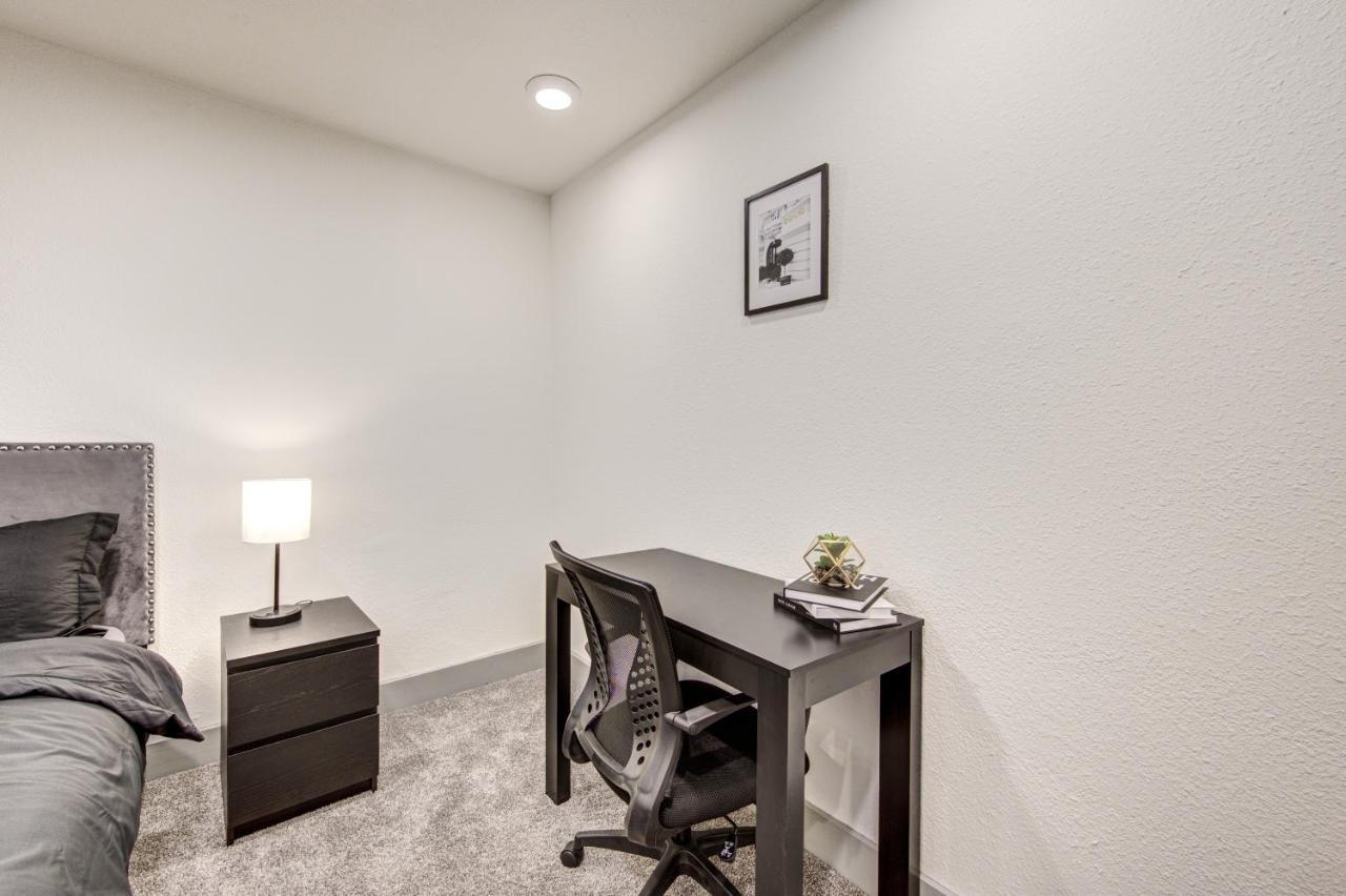 Trendy Midtown Apt, Walk To Shops & Sites, Pets Ok Houston Bagian luar foto