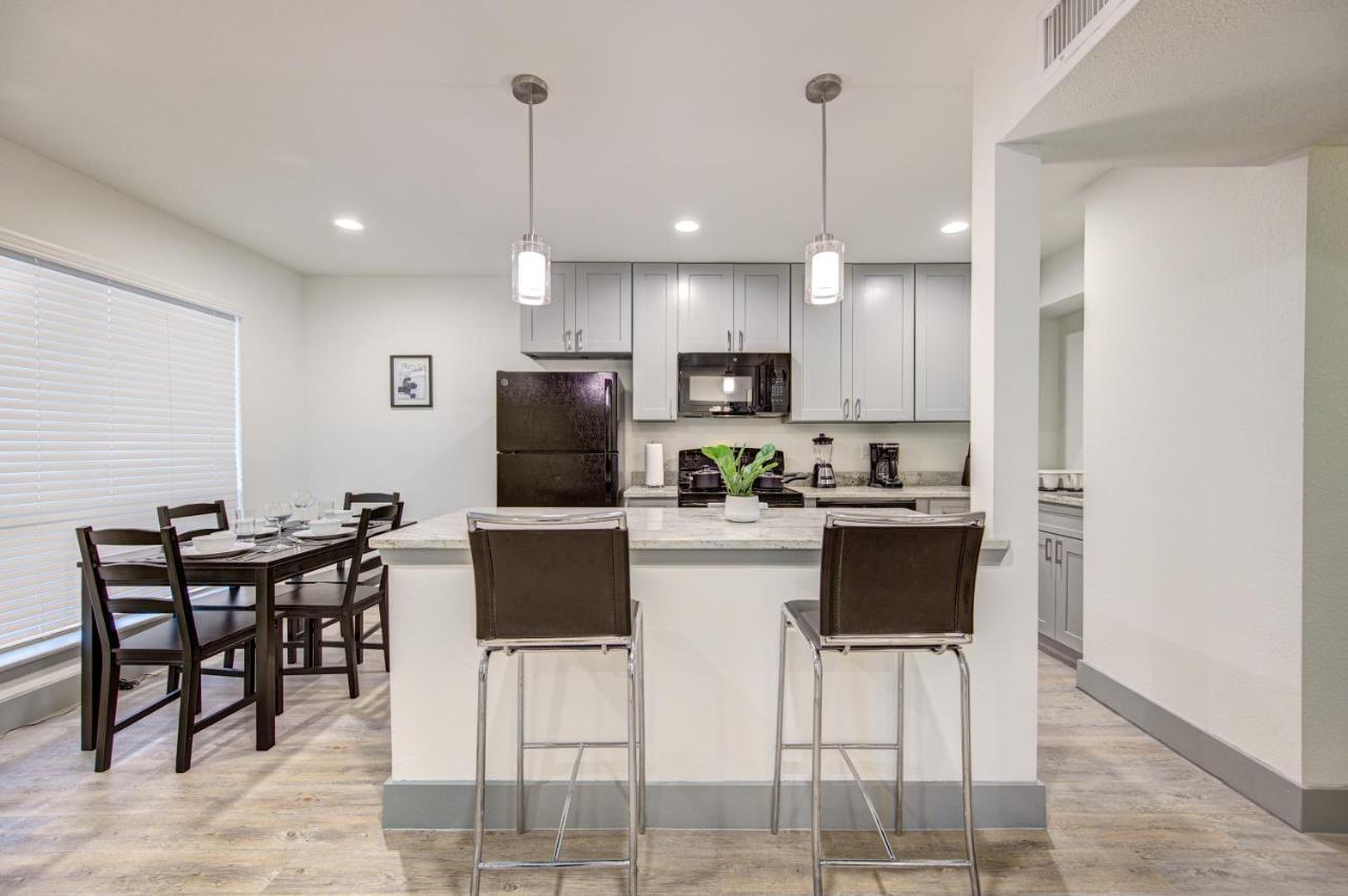 Trendy Midtown Apt, Walk To Shops & Sites, Pets Ok Houston Bagian luar foto
