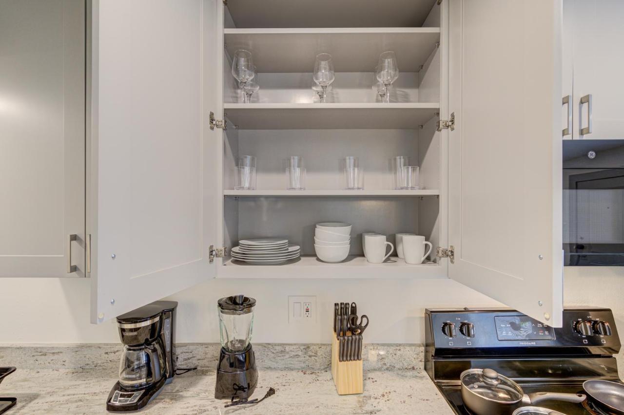 Trendy Midtown Apt, Walk To Shops & Sites, Pets Ok Houston Bagian luar foto