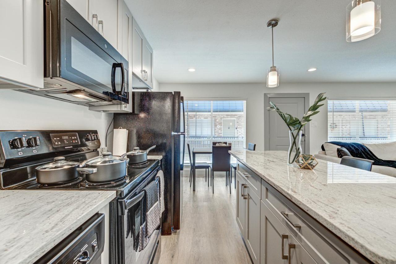 Trendy Midtown Apt, Walk To Shops & Sites, Pets Ok Houston Bagian luar foto