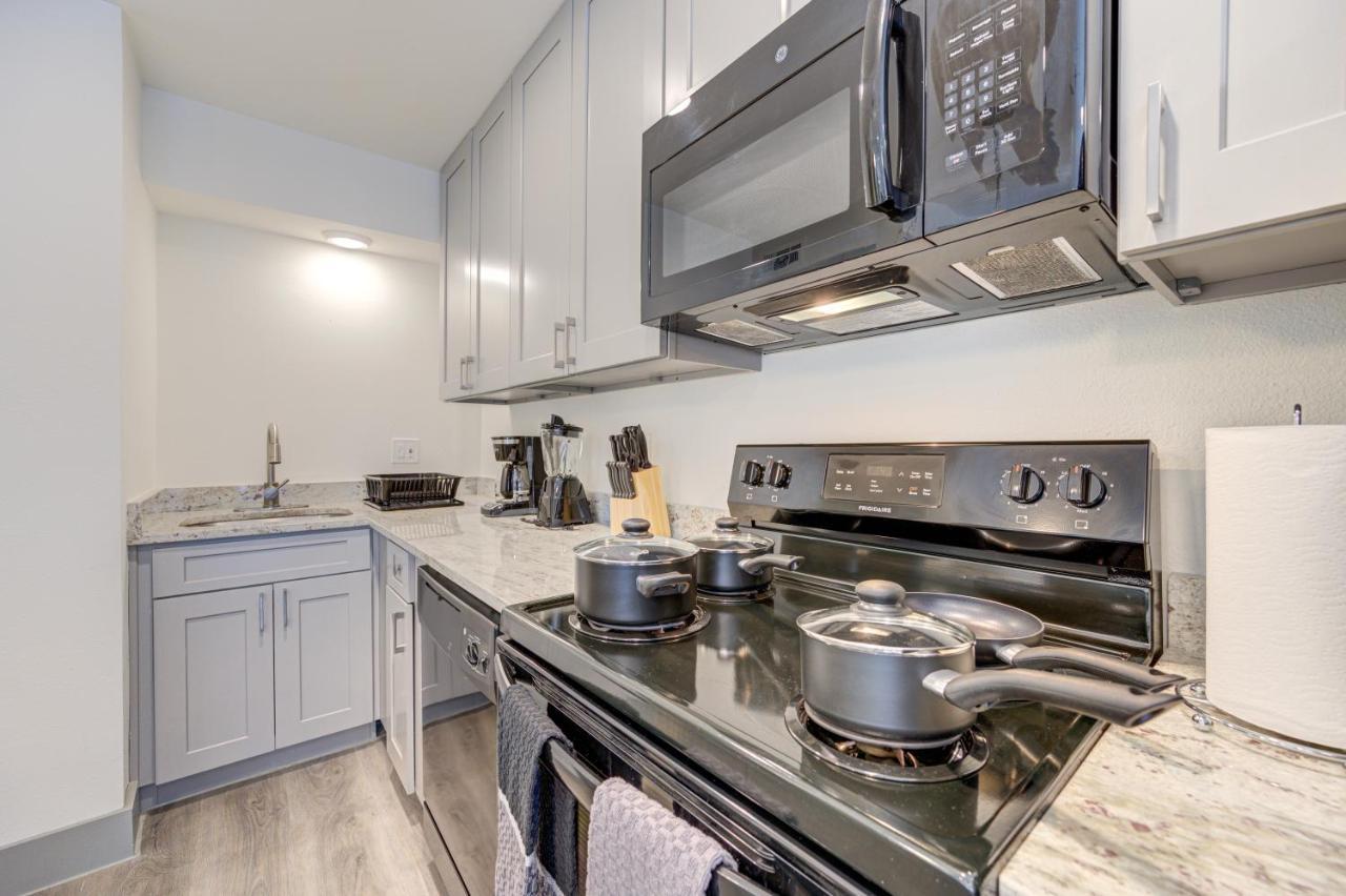 Trendy Midtown Apt, Walk To Shops & Sites, Pets Ok Houston Bagian luar foto