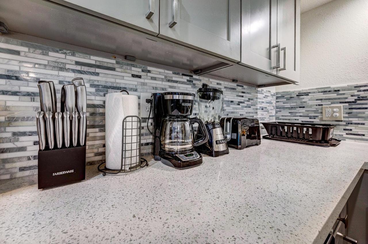 Trendy Midtown Apt, Walk To Shops & Sites, Pets Ok Houston Bagian luar foto