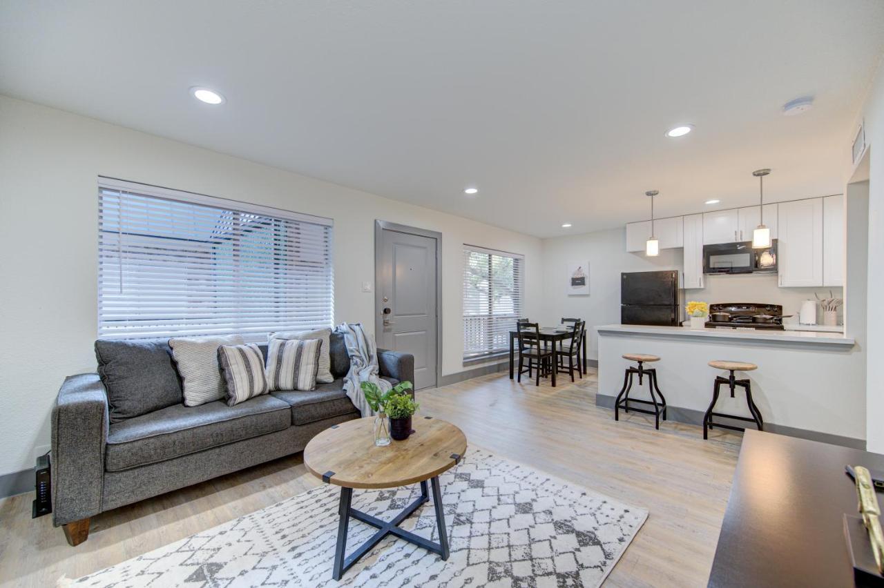 Trendy Midtown Apt, Walk To Shops & Sites, Pets Ok Houston Bagian luar foto