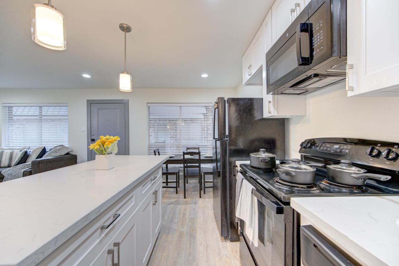 Trendy Midtown Apt, Walk To Shops & Sites, Pets Ok Houston Bagian luar foto
