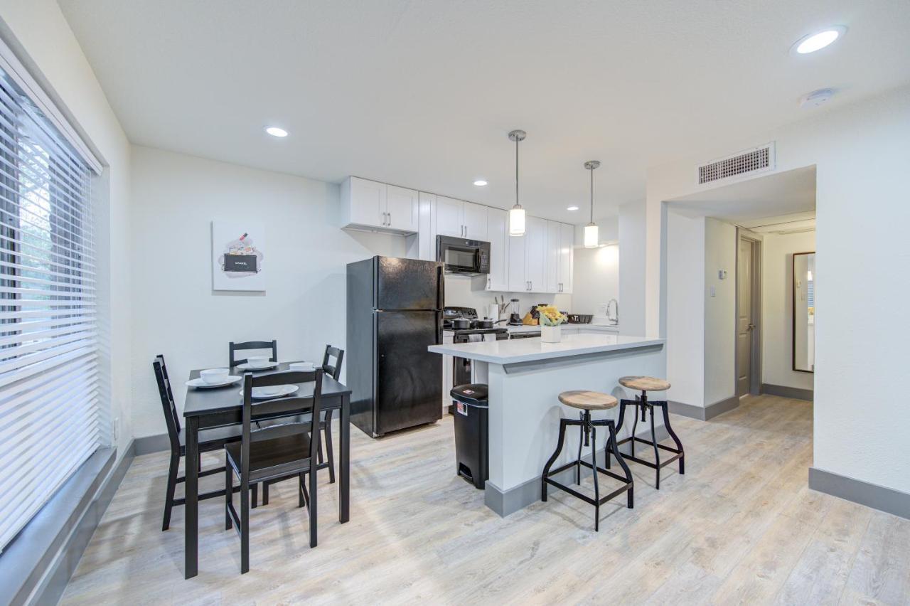 Trendy Midtown Apt, Walk To Shops & Sites, Pets Ok Houston Bagian luar foto